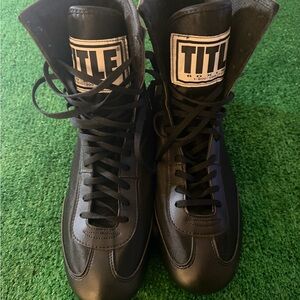 Black Title Boxing Shoes Speed Flex Encore Mid Top Size US 10